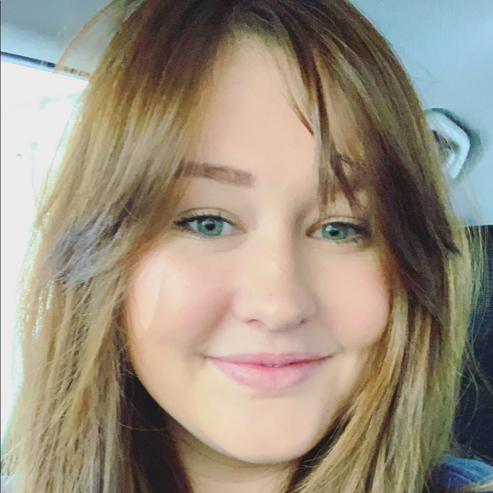 Meet your Posher, Elizabeth